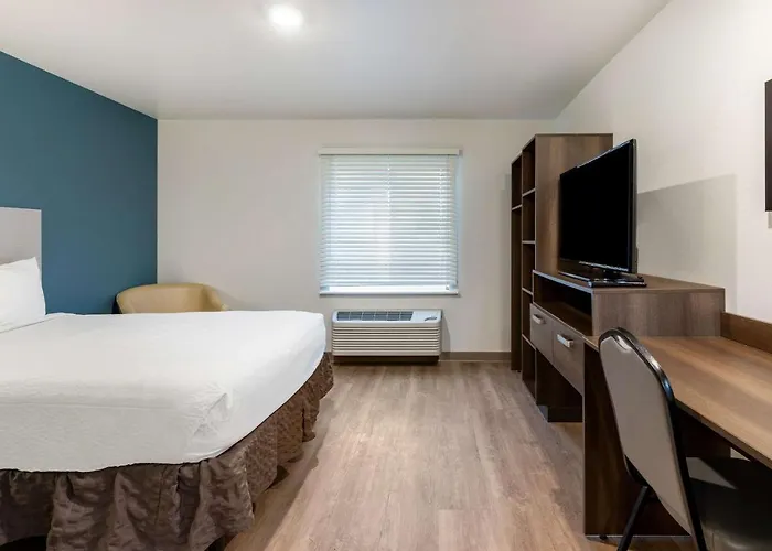 Woodspring - Chicago Gurnee