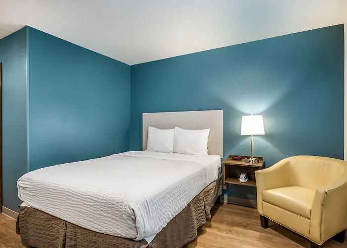 Woodspring - Chicago Gurnee